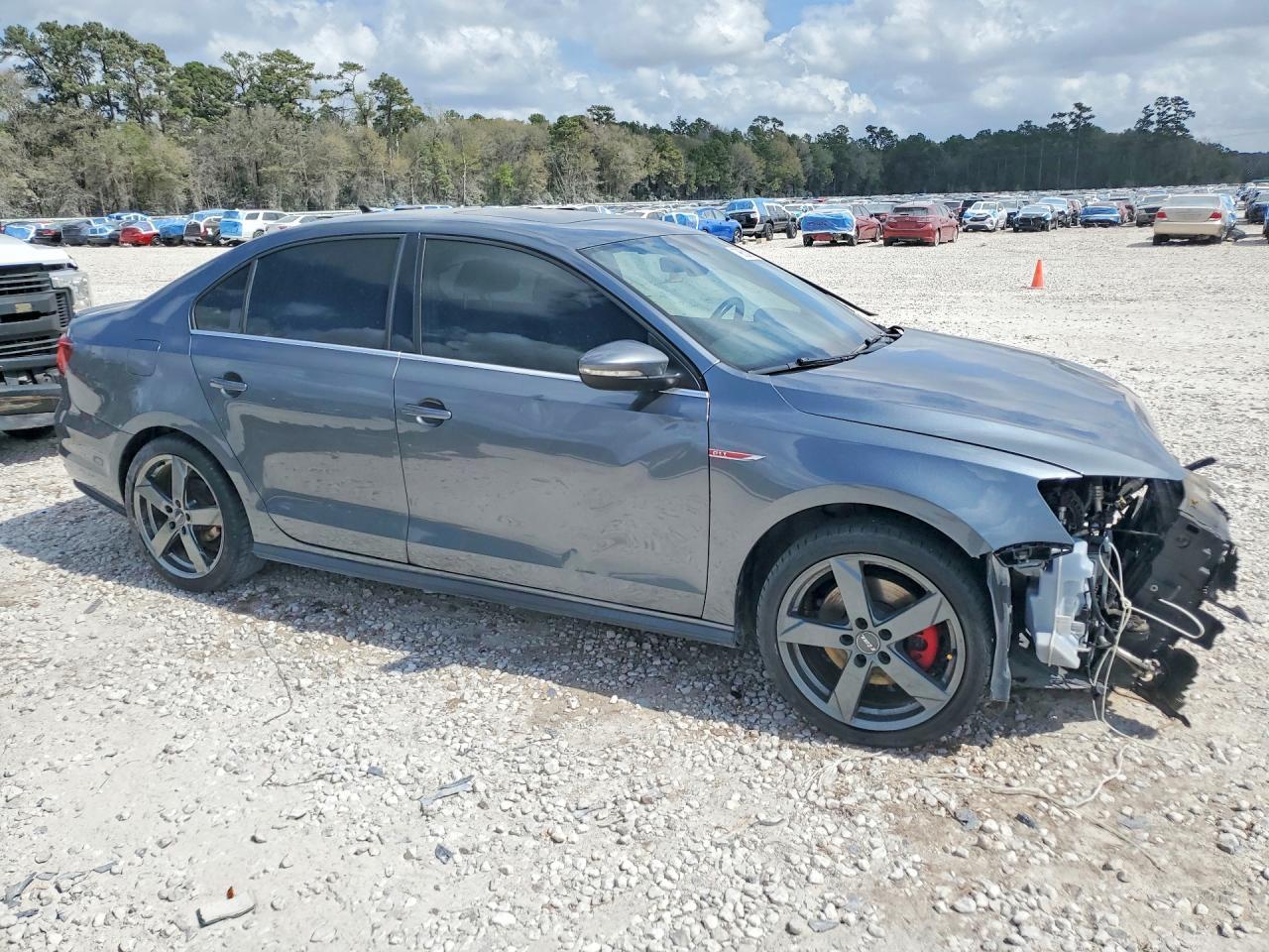 2017 Volkswagen Jetta Gli - Image 4