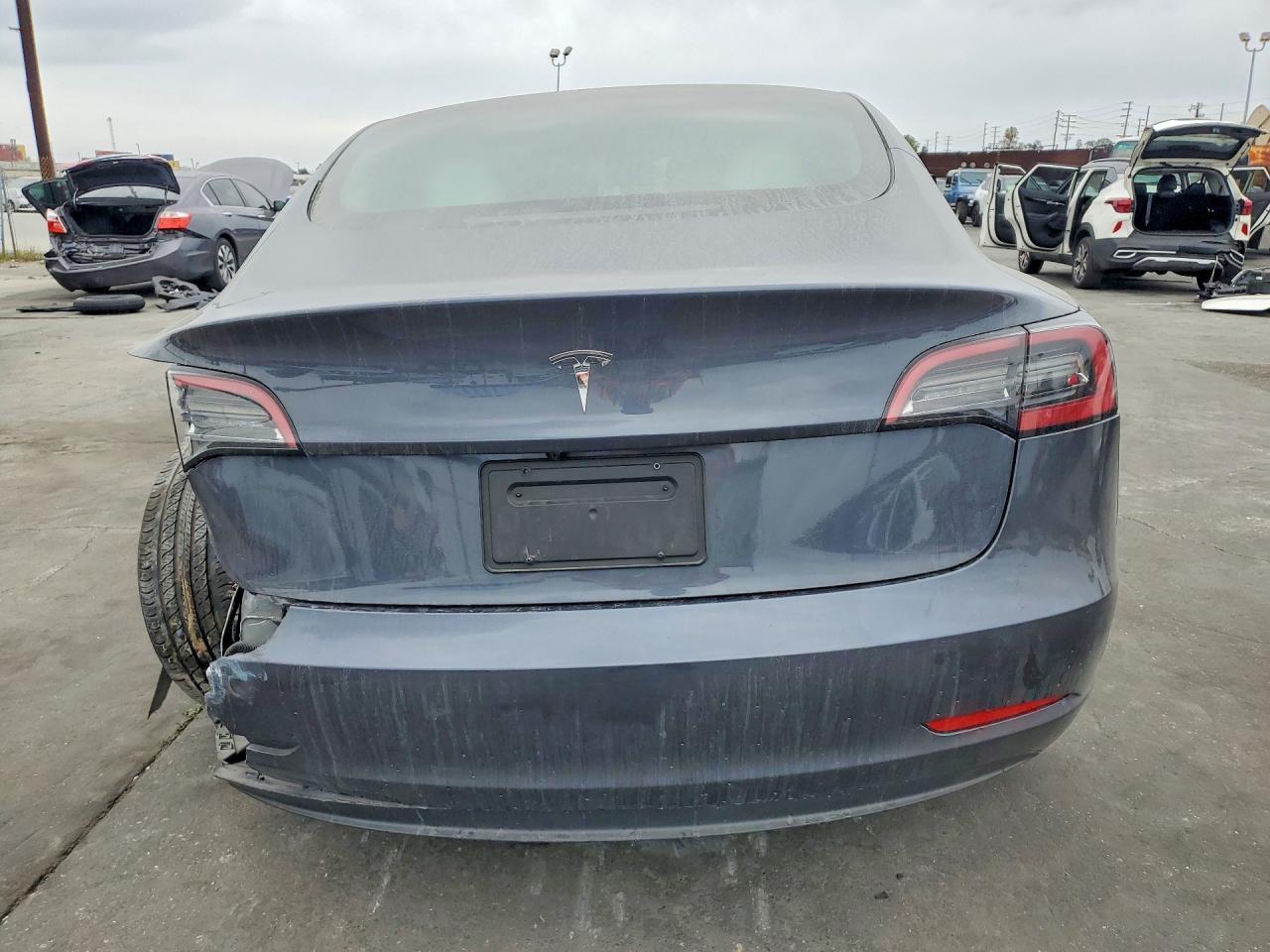 2023 Tesla Model 3 - Фото 6