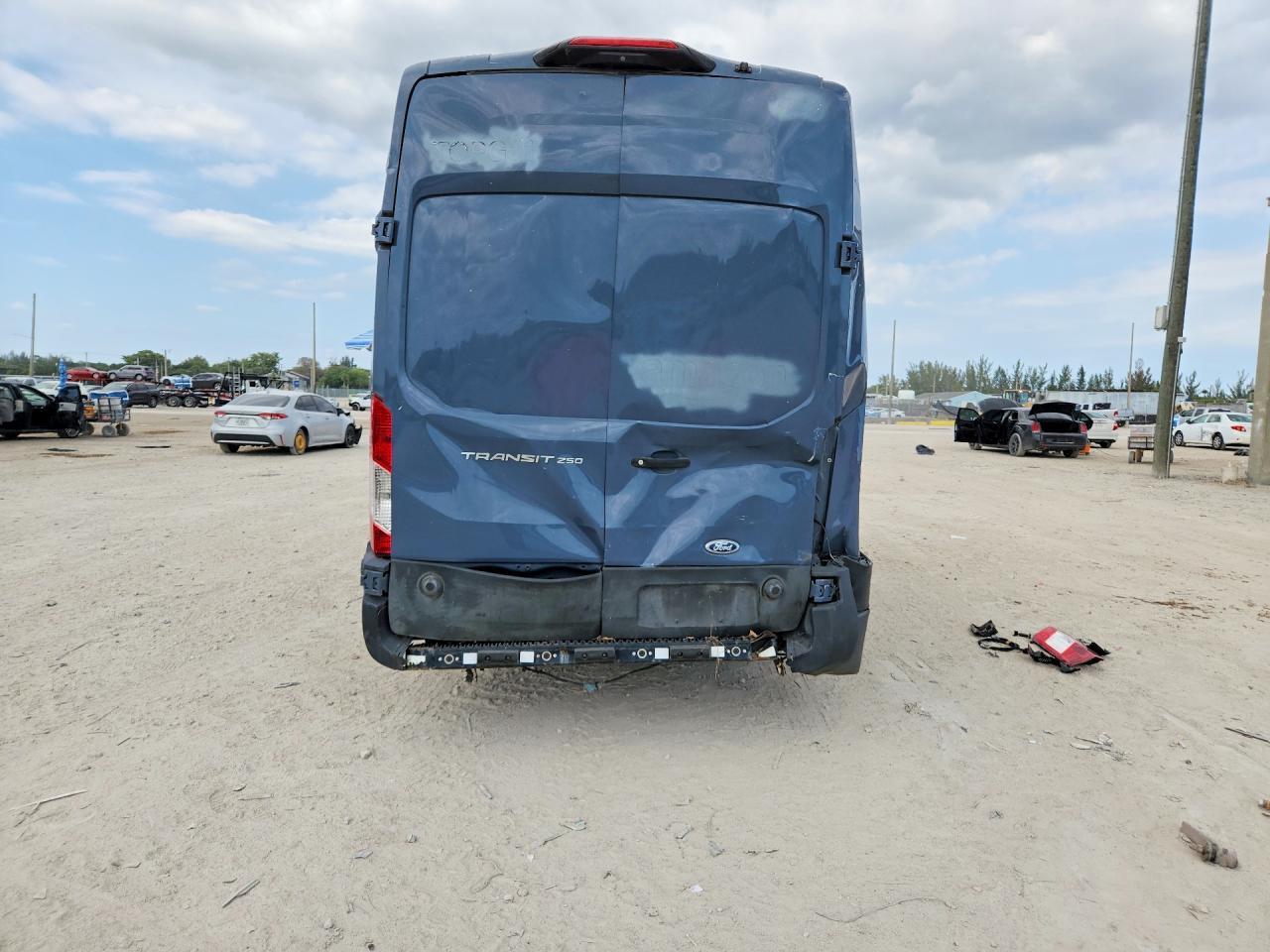 2020 Ford Transit T-250 - Image 6