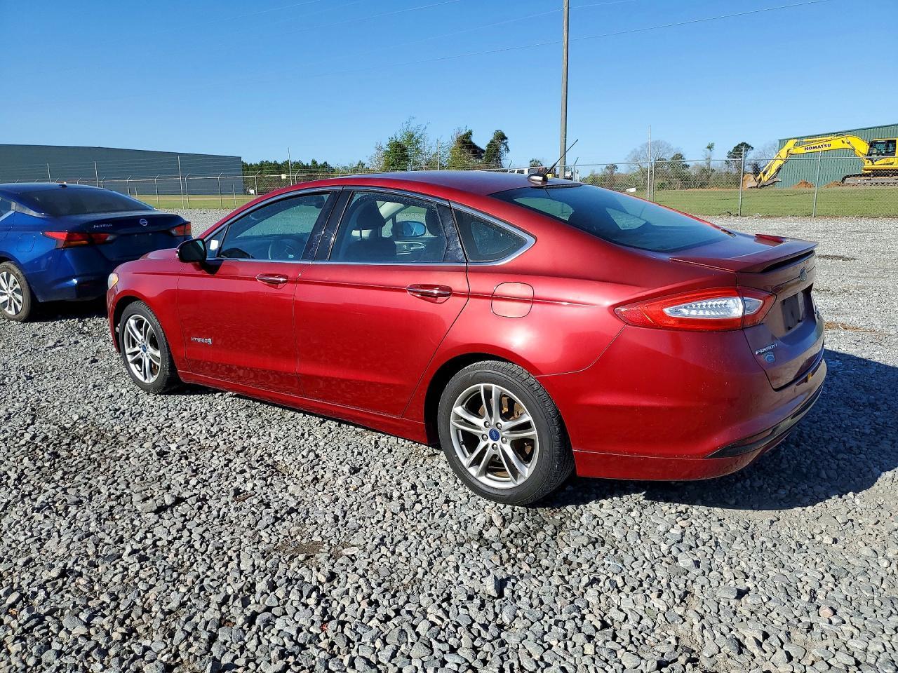 2016 Ford Fusion Titanium Hev - Фото 2