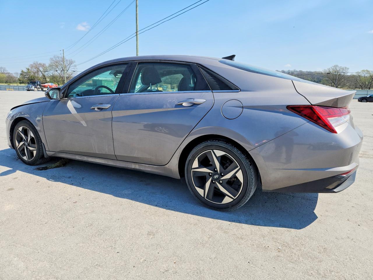 2021 Hyundai Elantra Limited - Фото 2