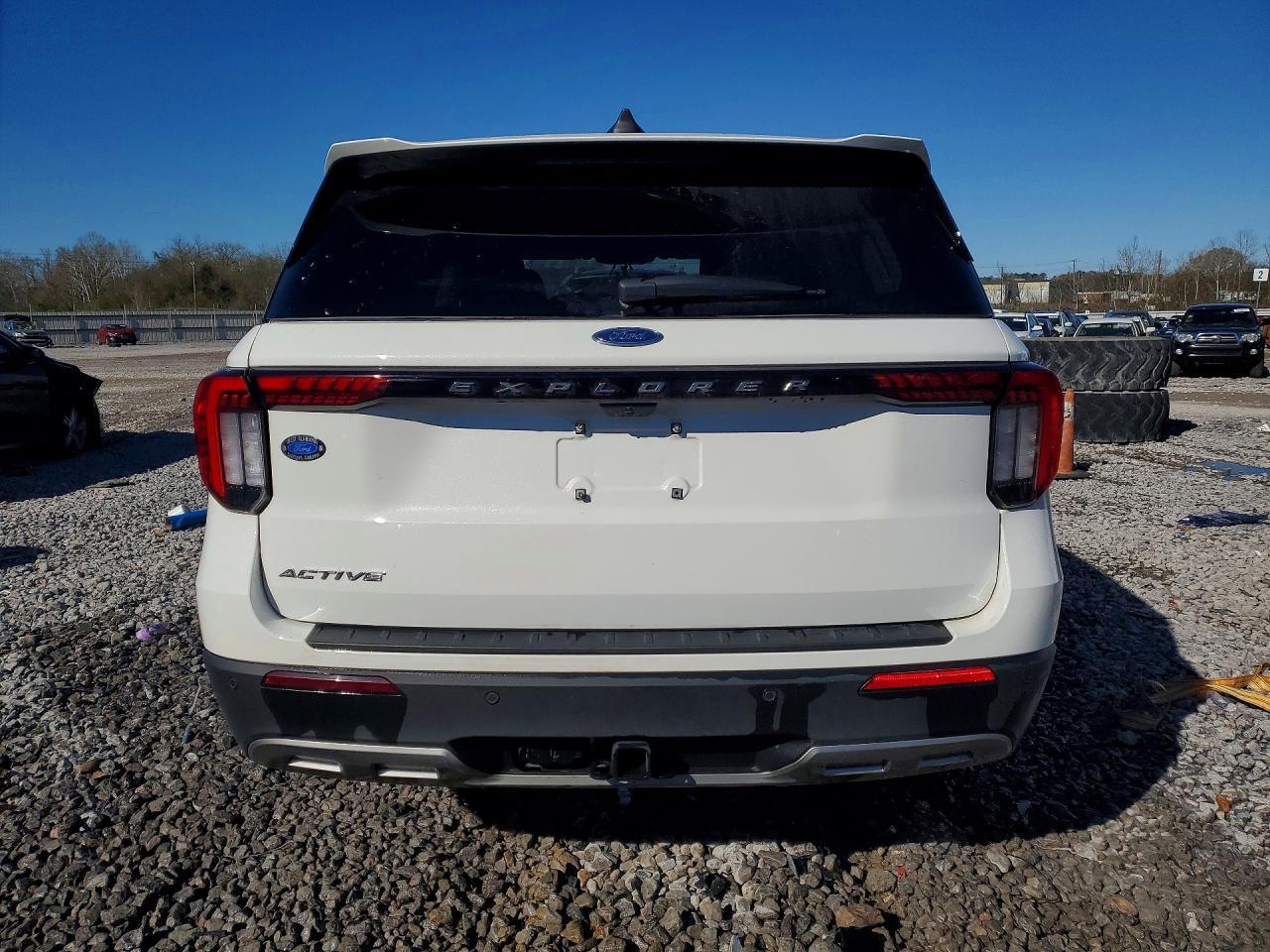 2025 Ford Explorer Active - Фото 6