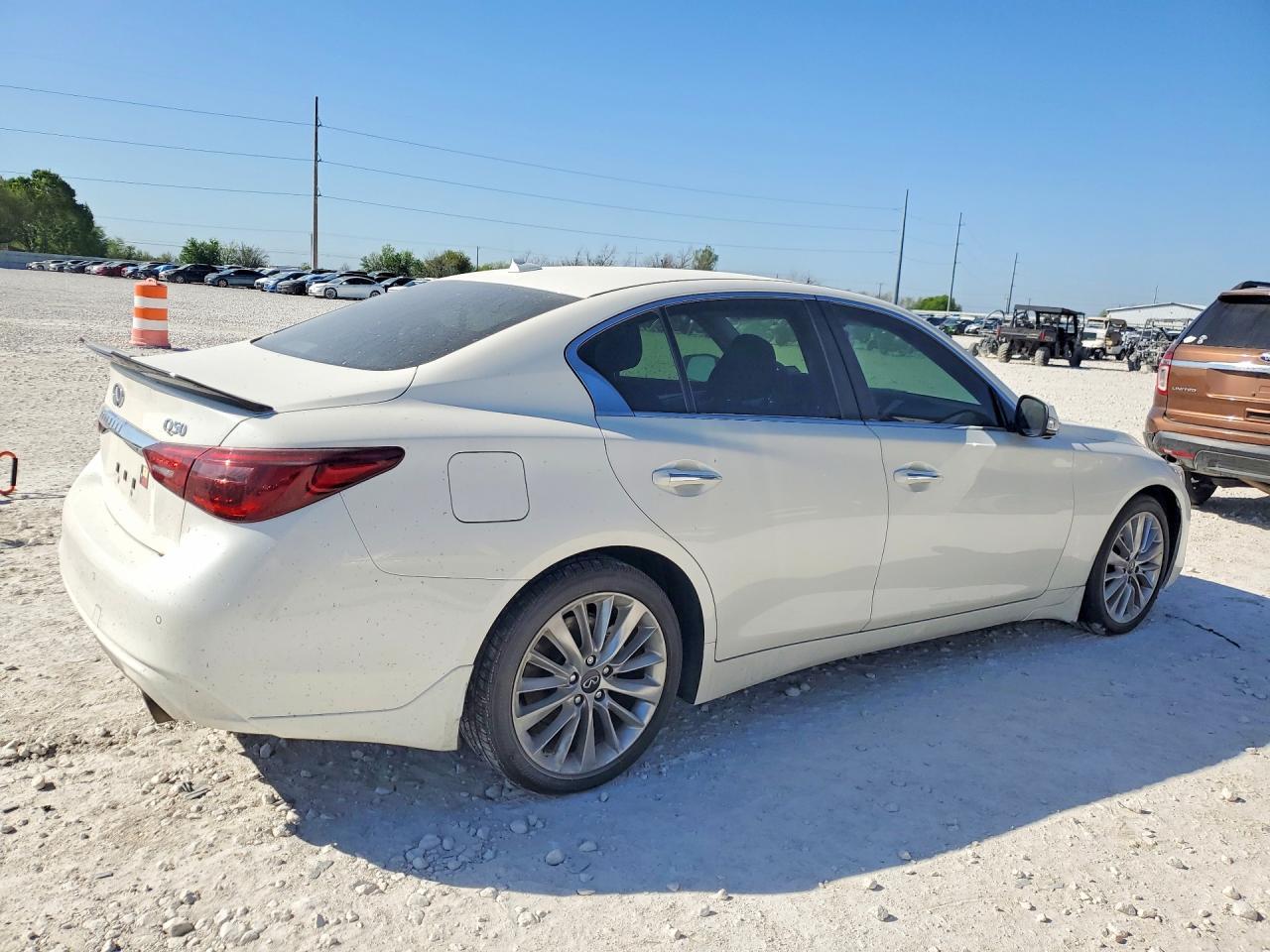 2021 Infiniti Q50 Luxe - Image 3