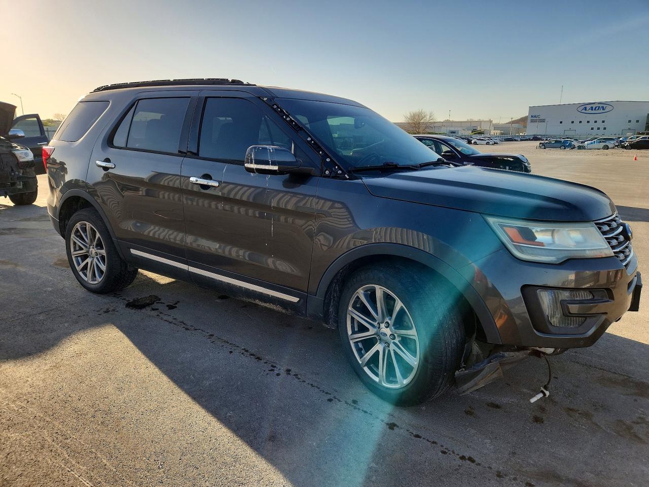 2016 Ford Explorer Limited - Image 4