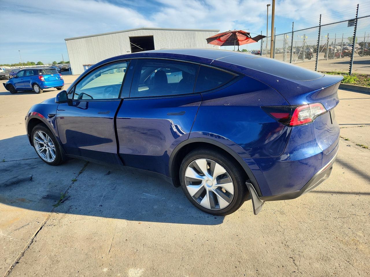 2023 Tesla Model Y - Image 2