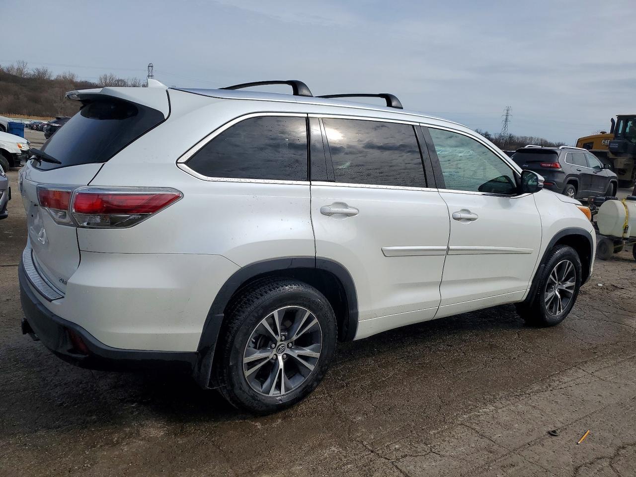 2016 Toyota Highlander Xle - Фото 3