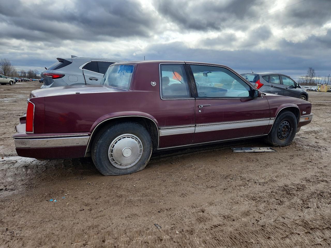 1986 Cadillac Deville - Фото 3