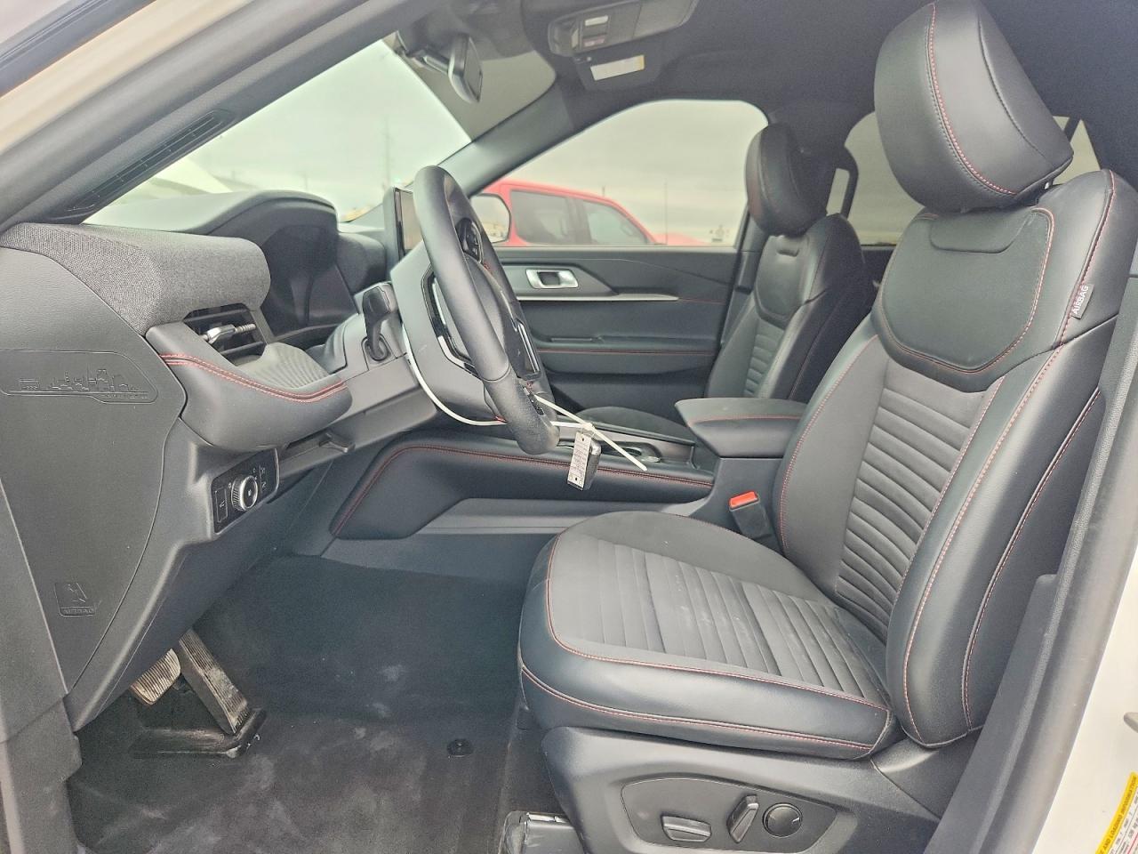 2025 Ford Explorer St-Line - Фото 7