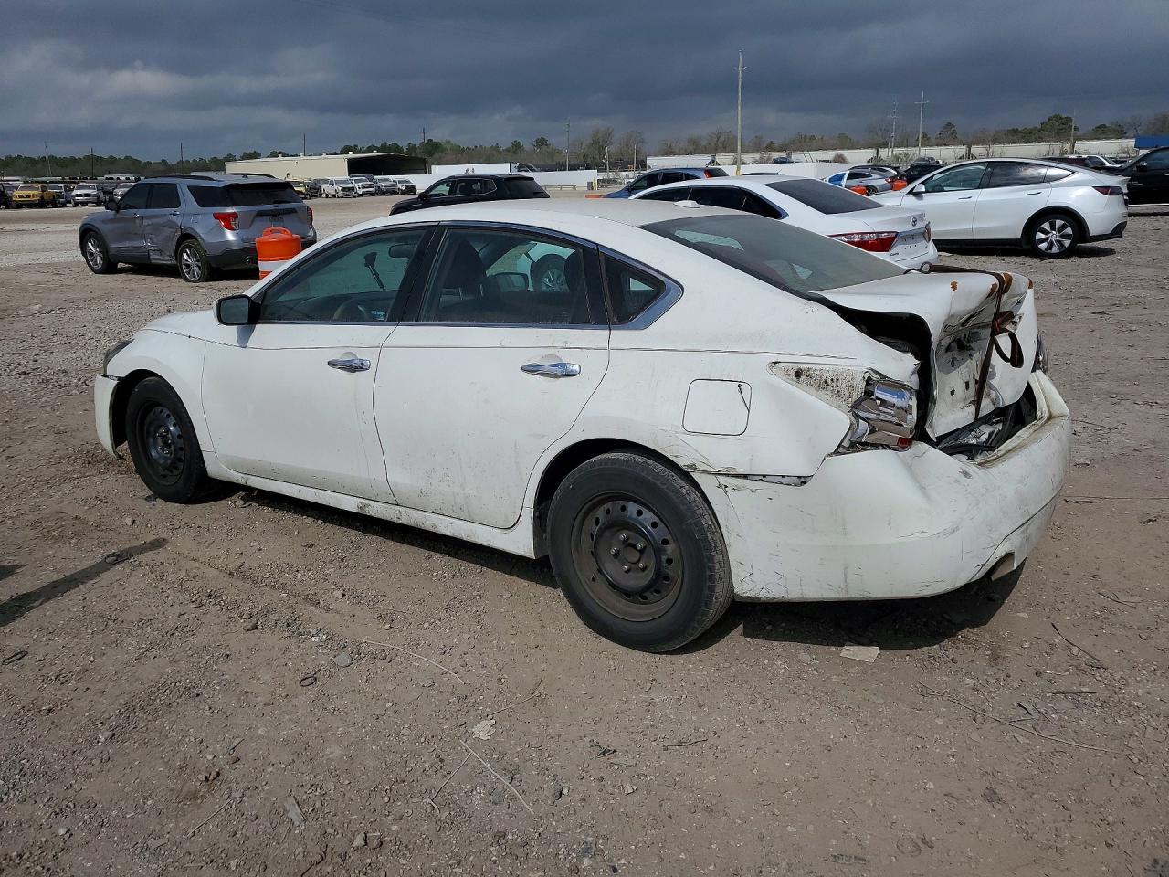 2015 Nissan Altima 2.5 S - Image 2