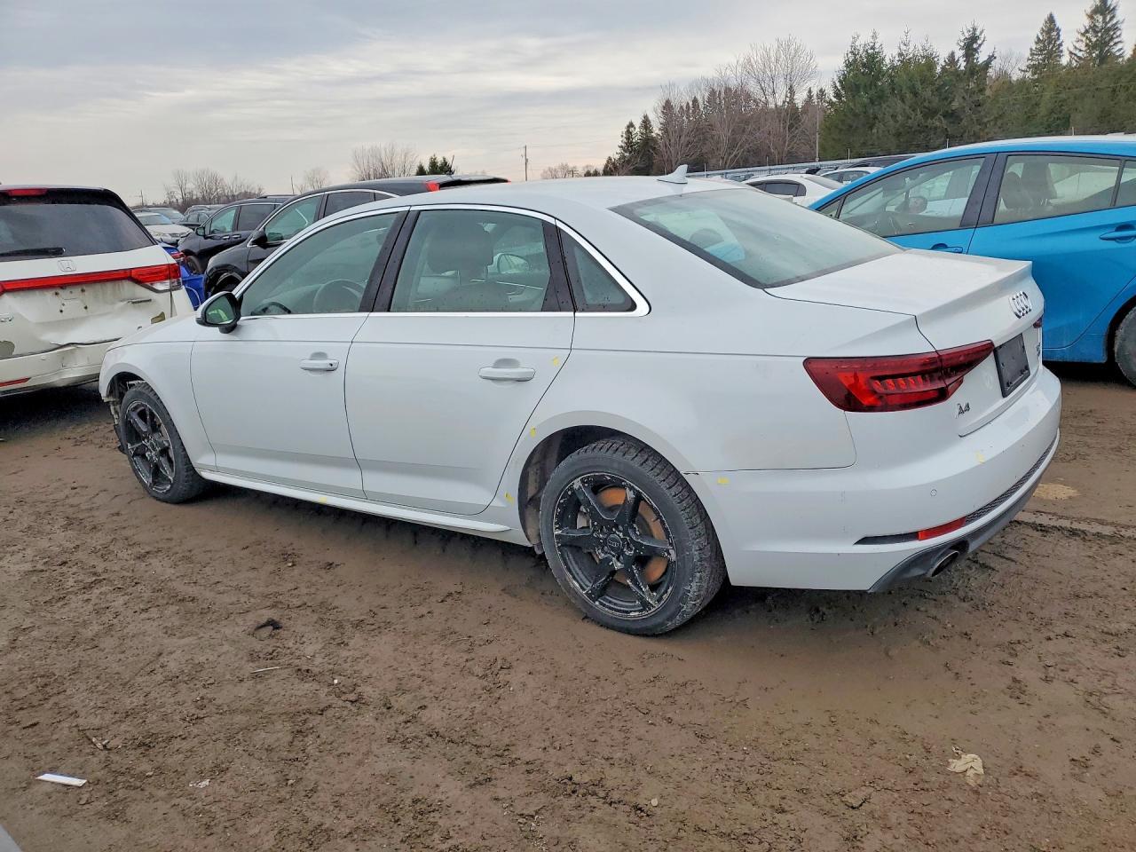 2018 Audi A4 2.0T Quattro 4Dr - Фото 2