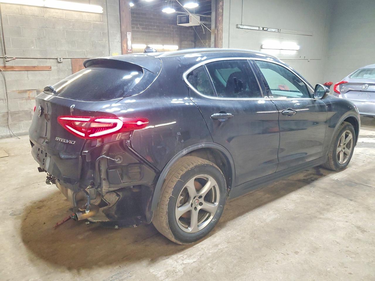 2021 Alfa Romeo Stelvio Sport - Фото 3