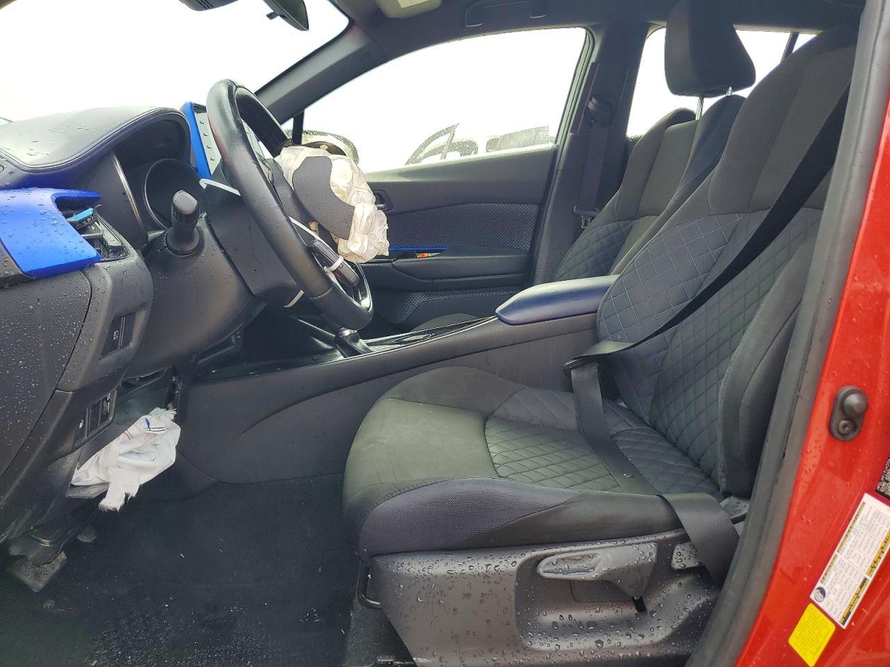 2020 Toyota C-Hr Xle - Image 7