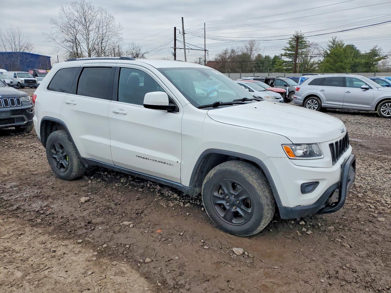 2015 Jeep Grand Cherokee Laredo - Image 4