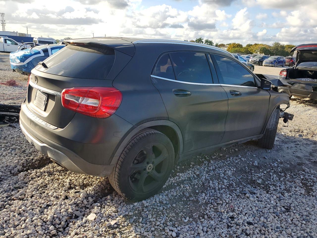 2019 Mercedes-Benz Gla 250 - Image 3