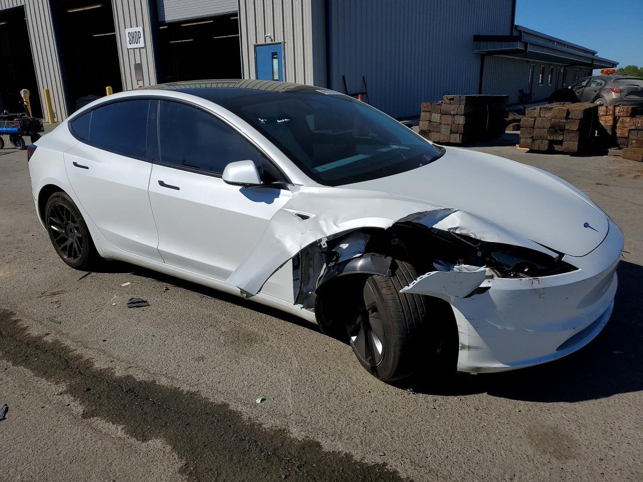 2025 Tesla Model 3 - Image 4