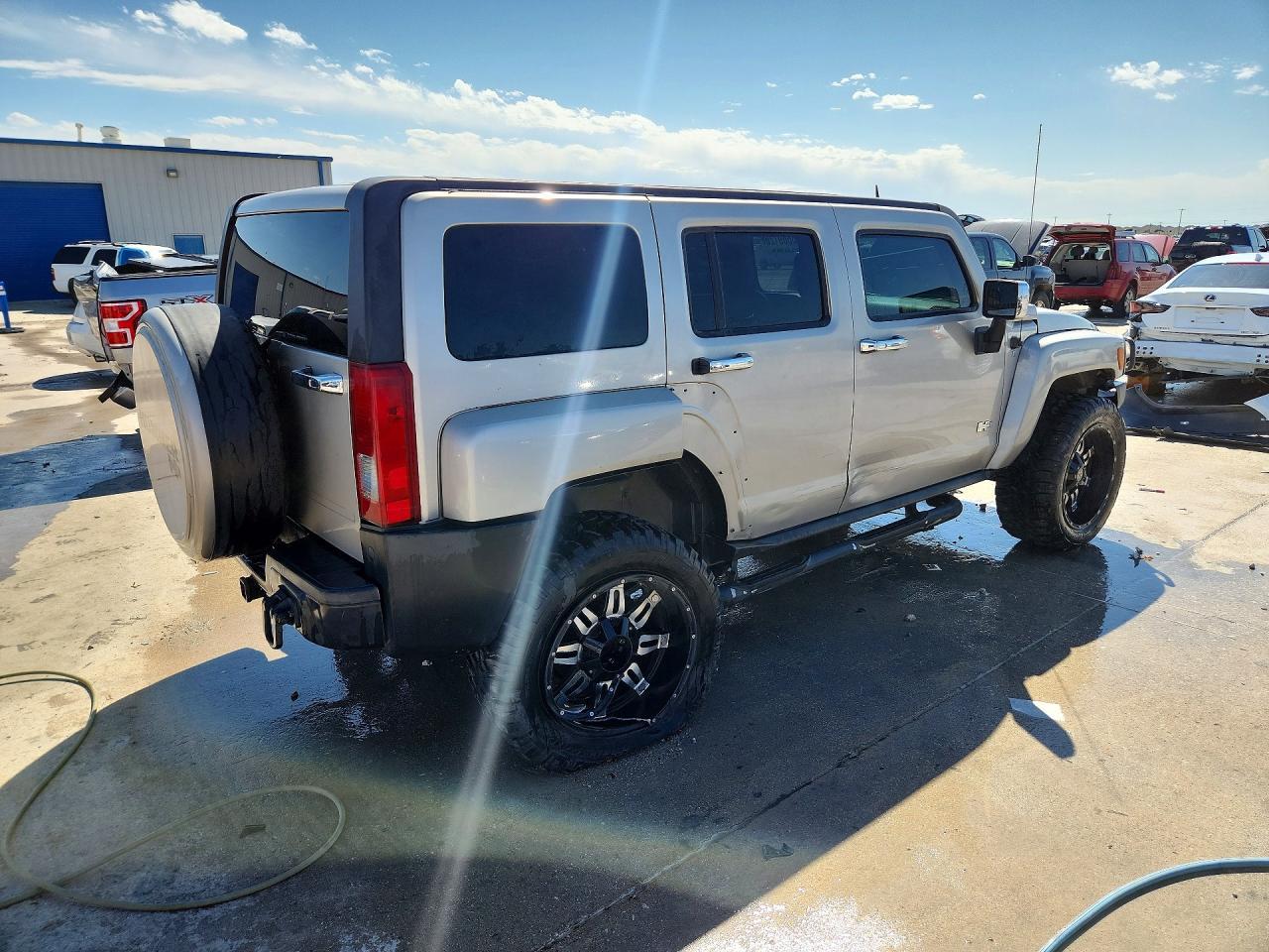 2007 Hummer H3 - Image 3