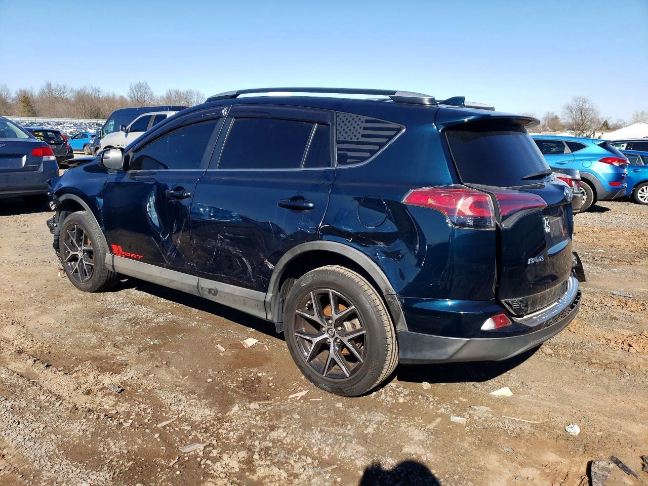 2017 Toyota Rav4 Le - Фото 2