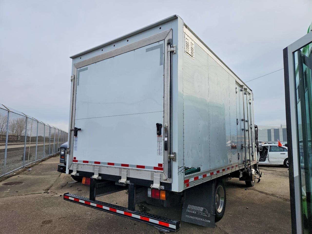 2024 Isuzu Npr Hd Box Truck - Фото 3