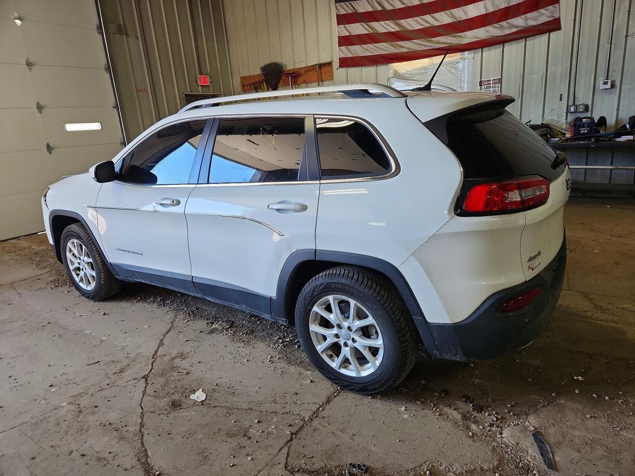 2015 Jeep Cherokee Latitude - Image 2