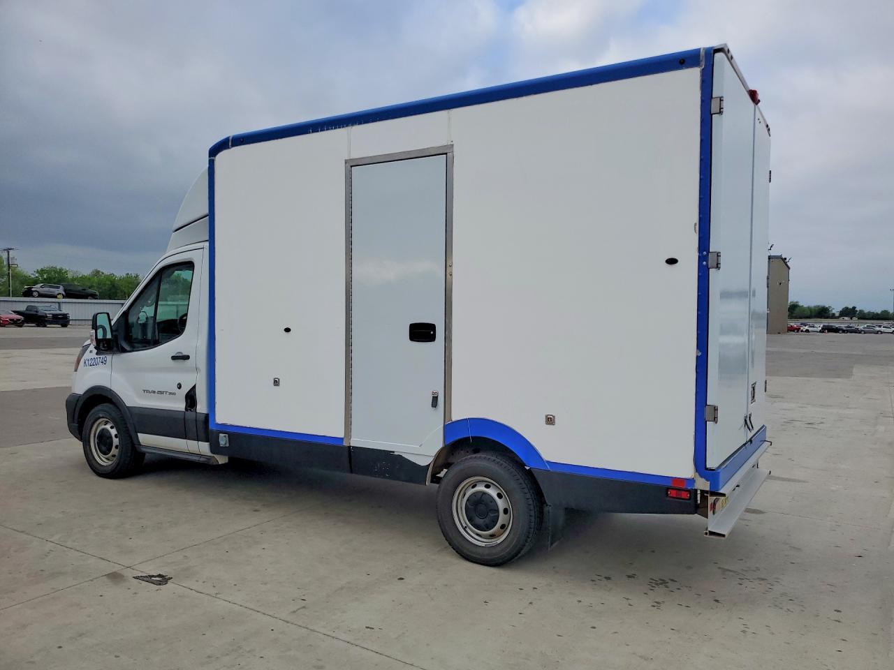 2022 Ford Transit Delivery Truck - Фото 2