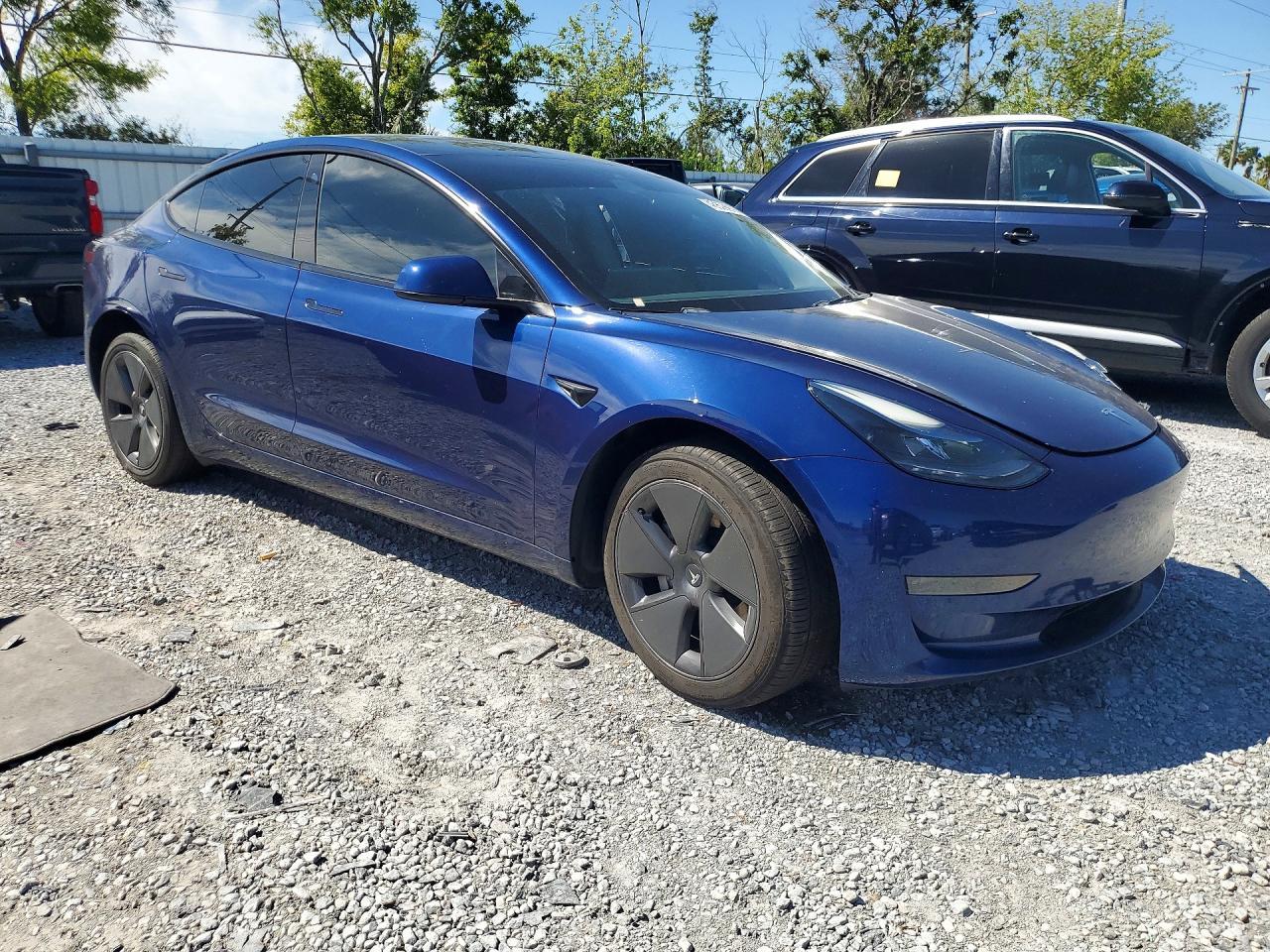 2023 Tesla Model 3 - Фото 4