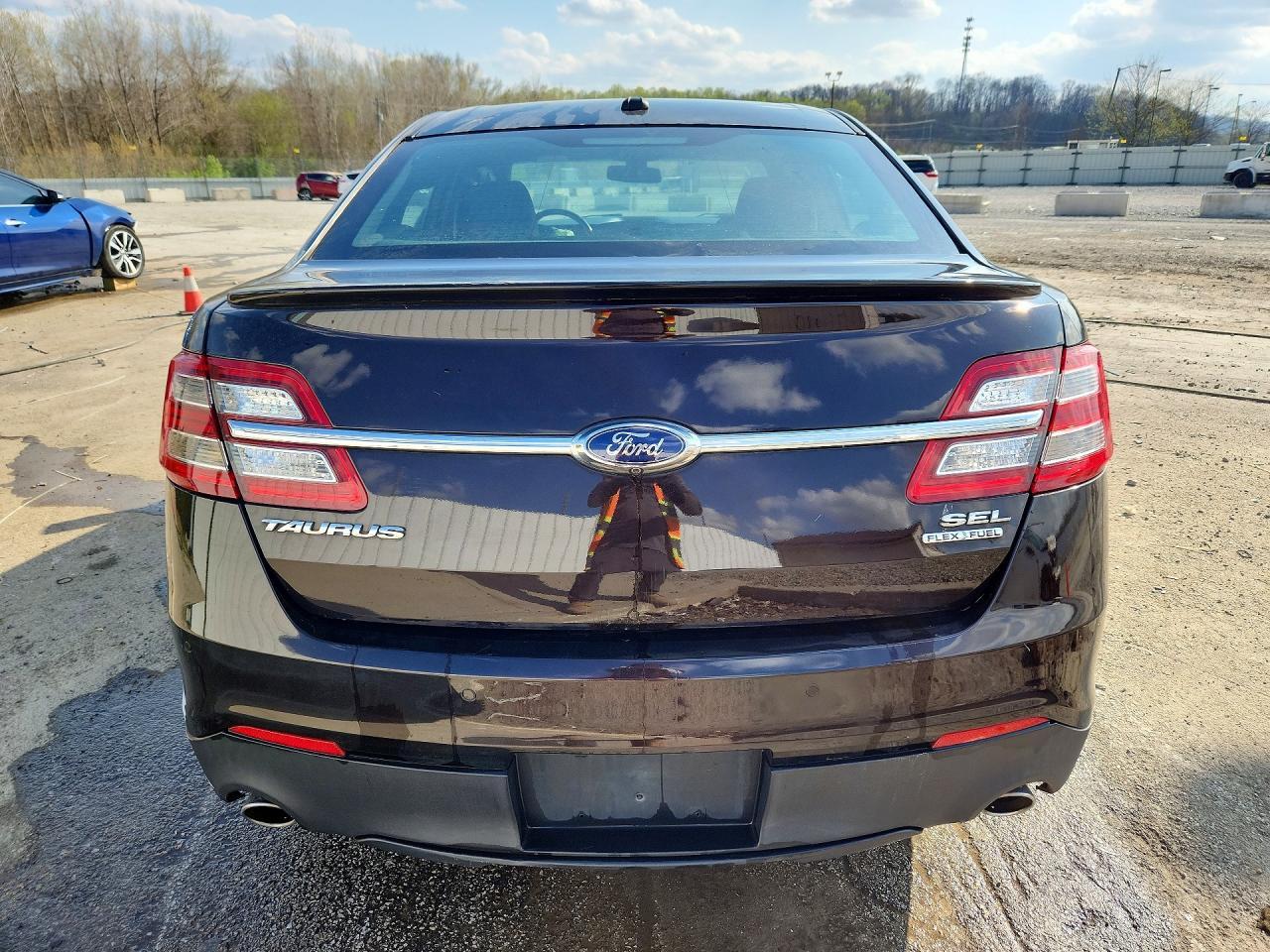 2013 Ford Taurus Sel - Image 6