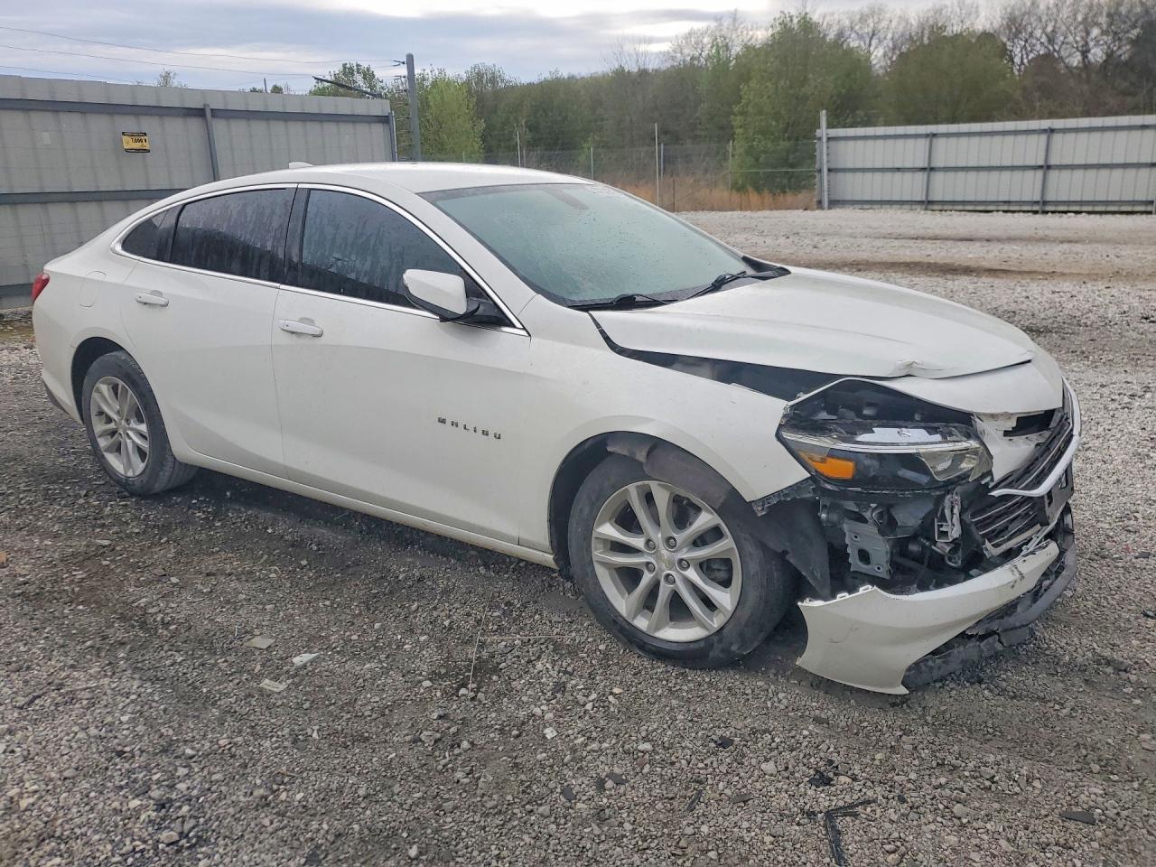 2017 Chevrolet Malibu Lt - Фото 4