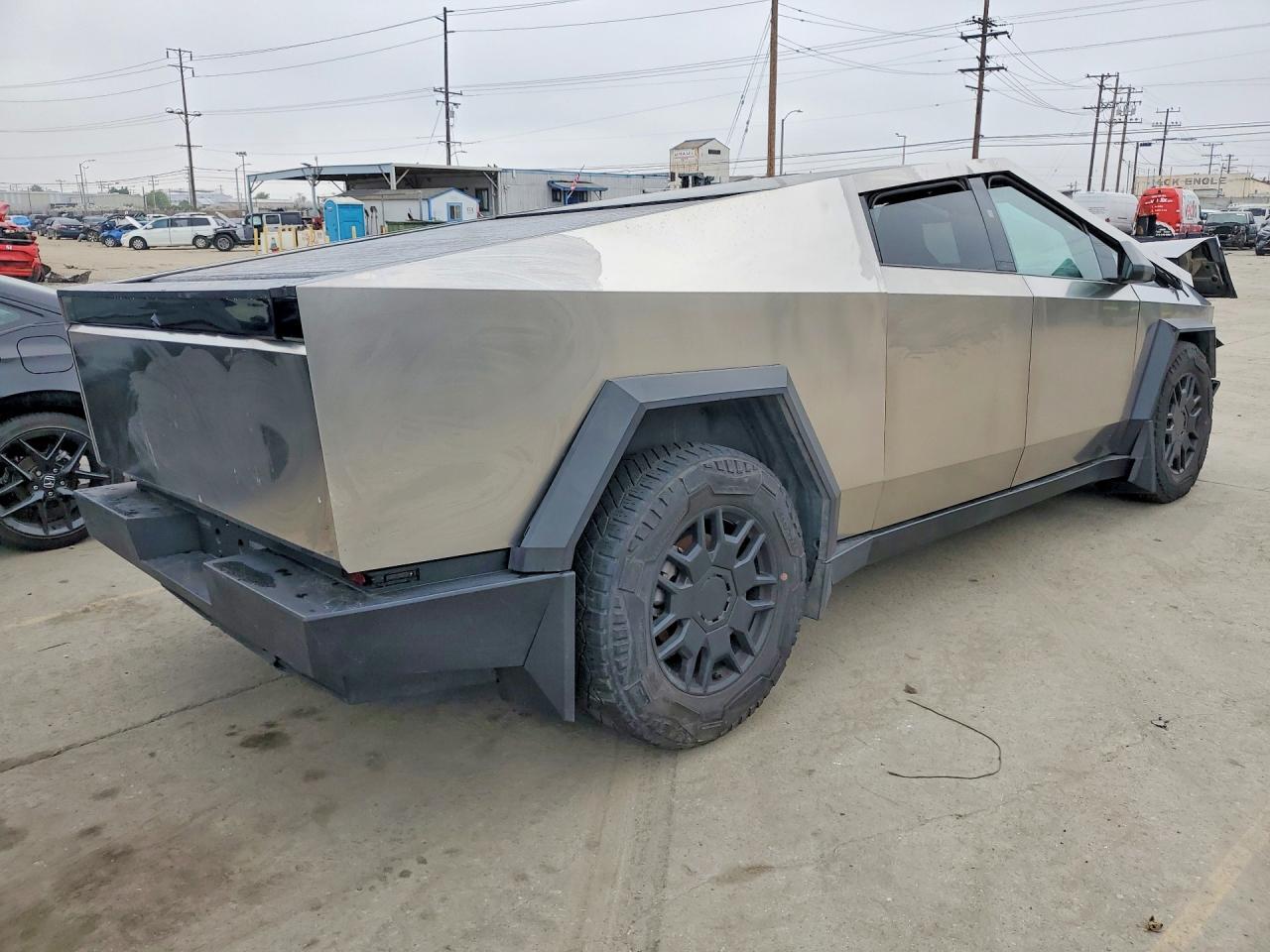 2024 Tesla Cybertruck - Image 3