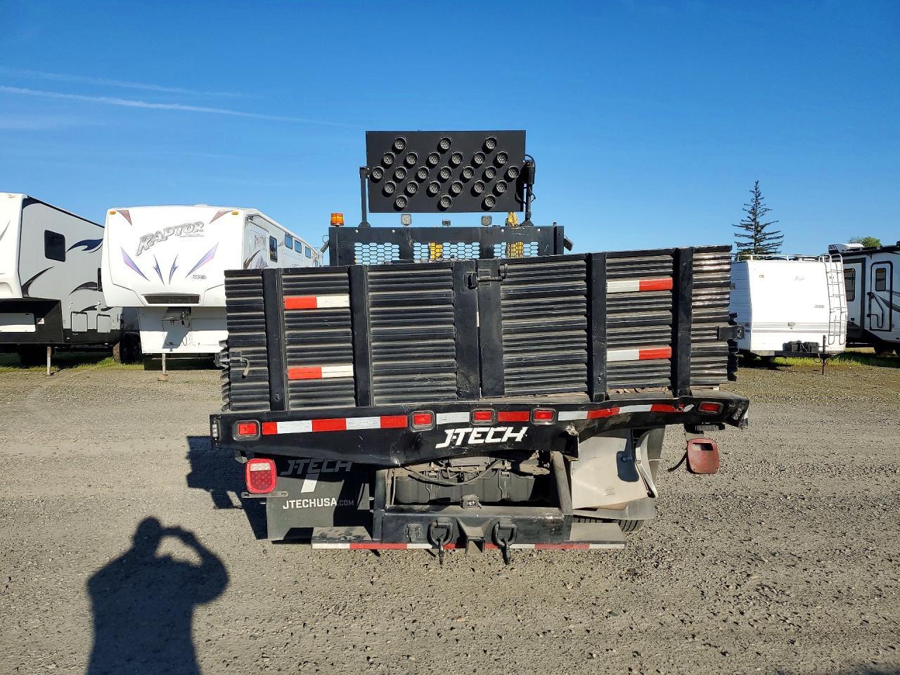 2021 Ford F550 Super Super Duty Flatbed Truck - Image 6