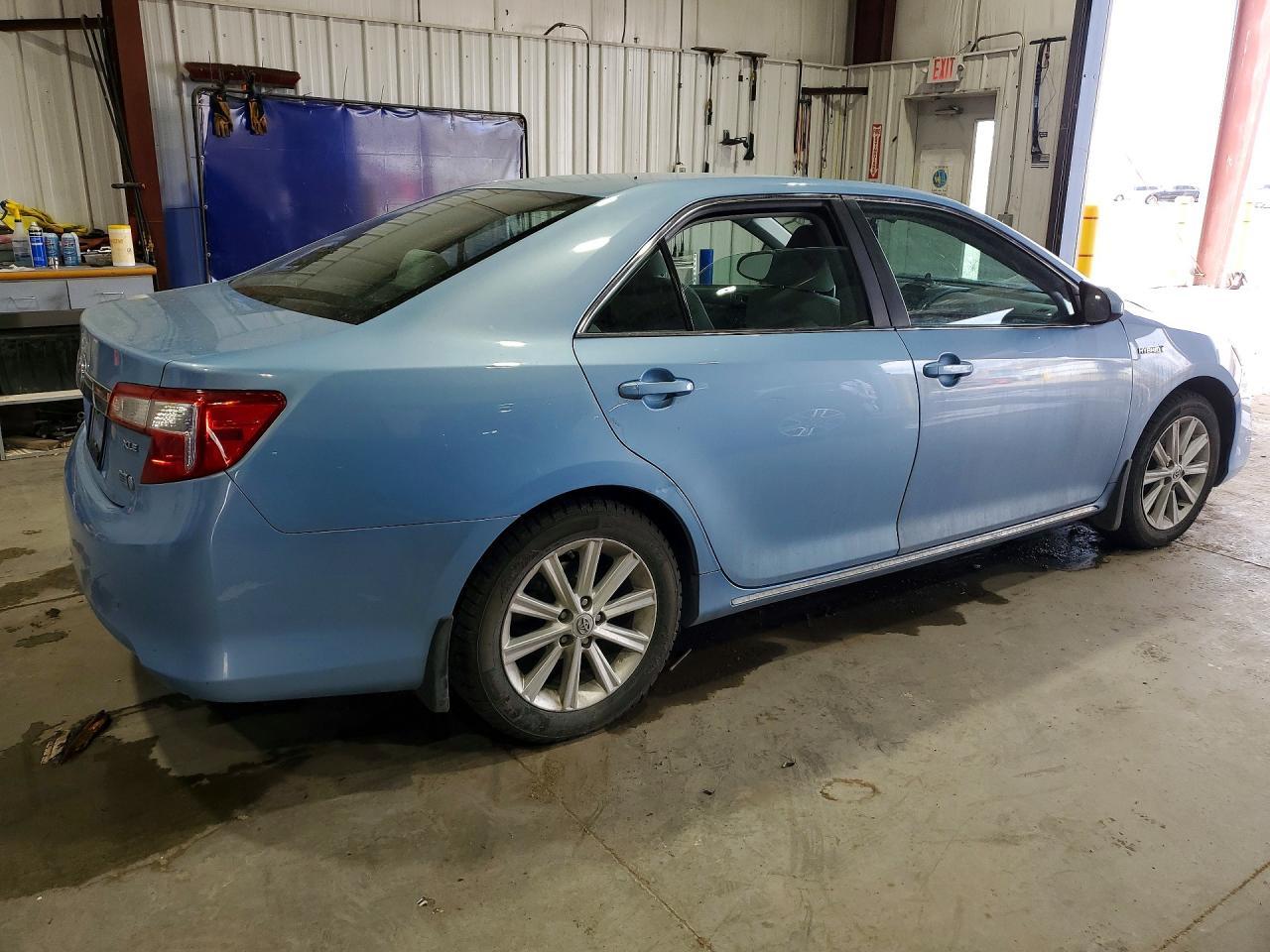 2012 Toyota Camry Hybrid Xle - Image 3