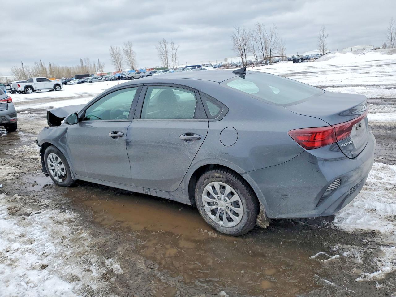 2022 Kia Forte Fe - Image 2