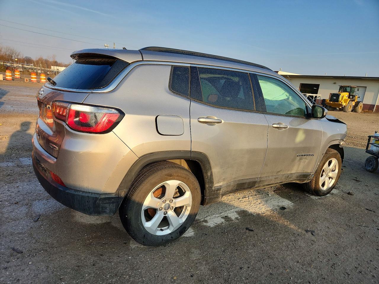 2018 Jeep Compass Latitude - Image 3