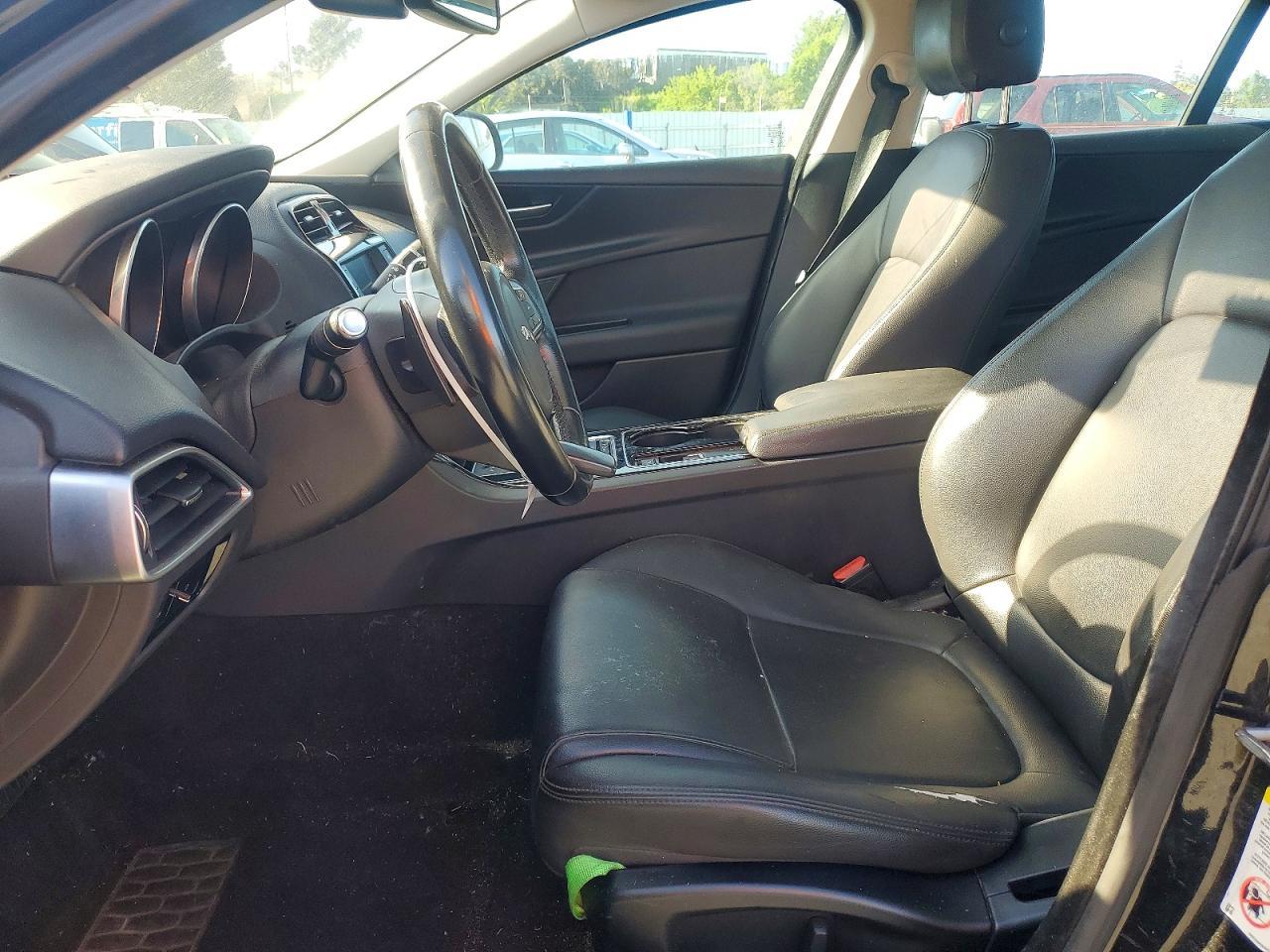 2017 Jaguar Xe - Image 7