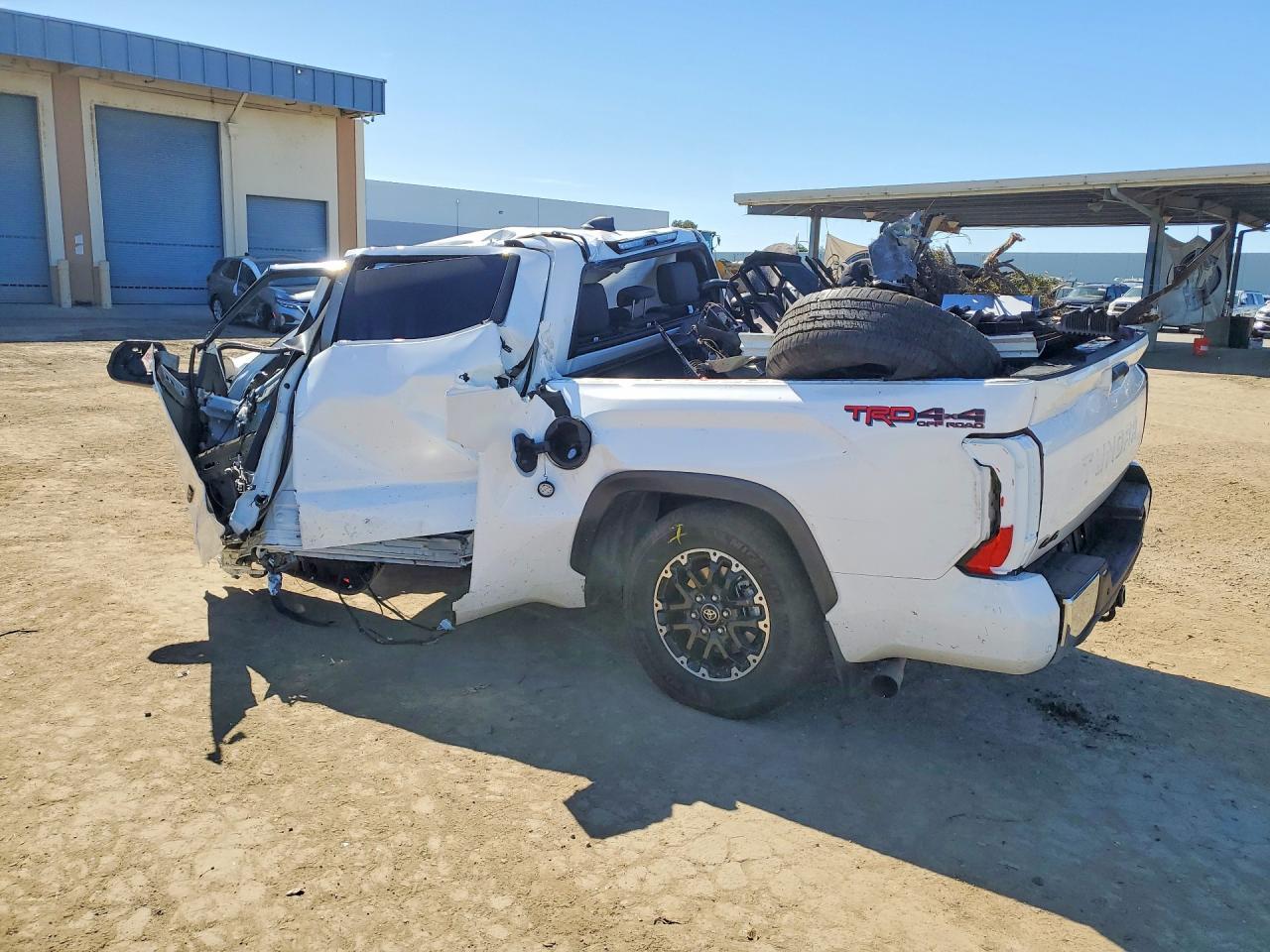 2025 Toyota Tundra - Фото 2