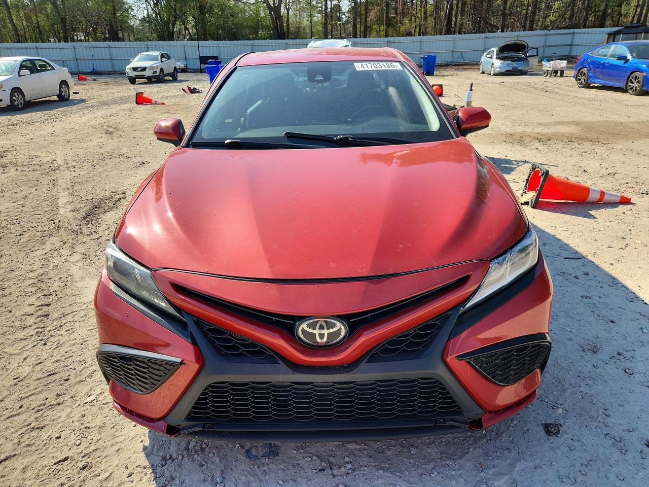 2021 Toyota Camry Se - Фото 5
