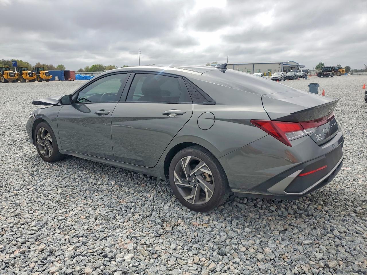 2025 Hyundai Elantra Sel Sport - Фото 2