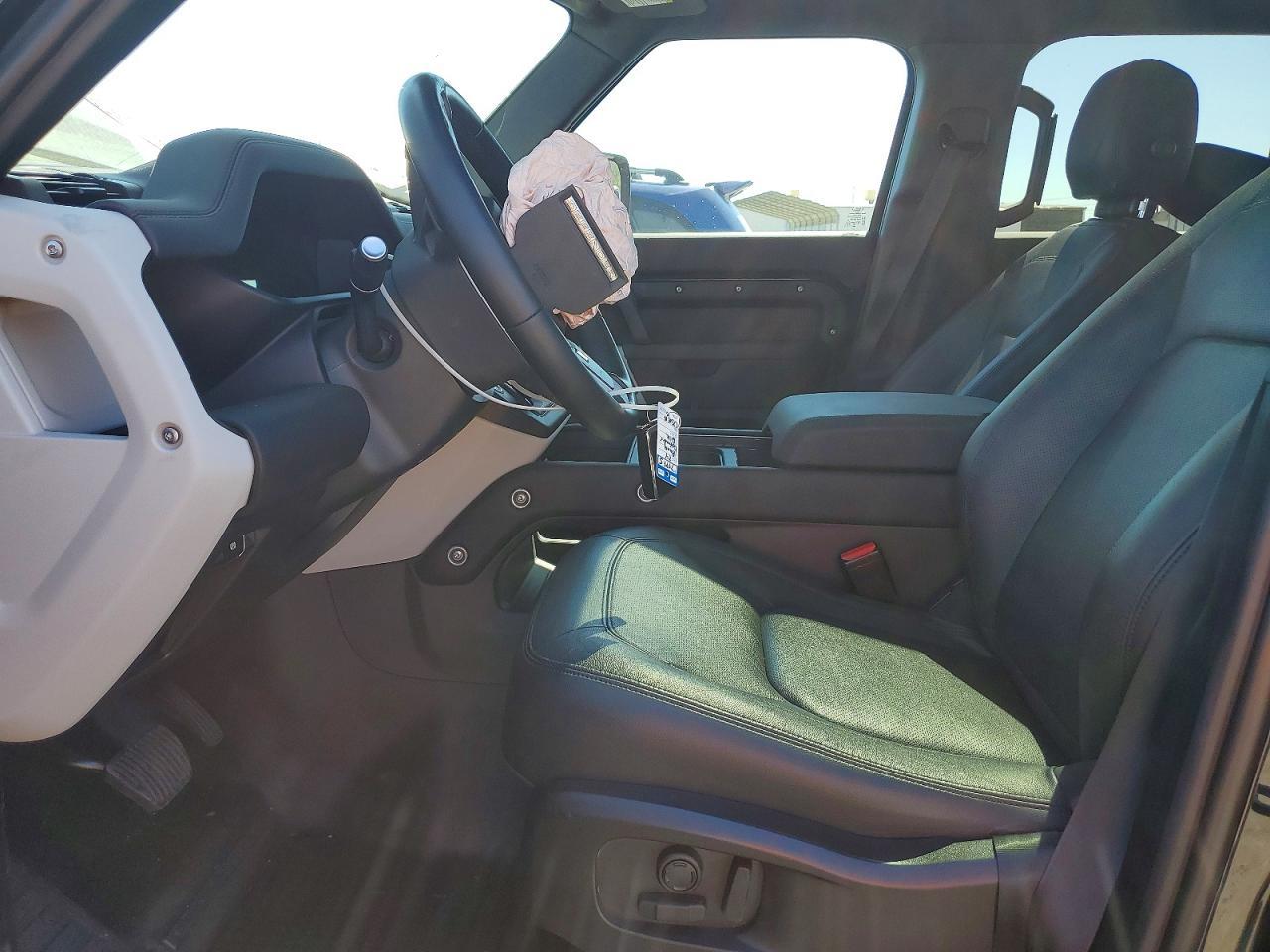 2024 Land Rover Defender 110 S - Image 7