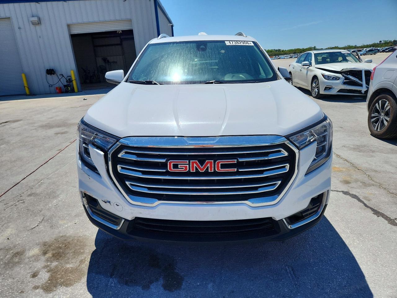 2023 GMC Terrain - Image 5