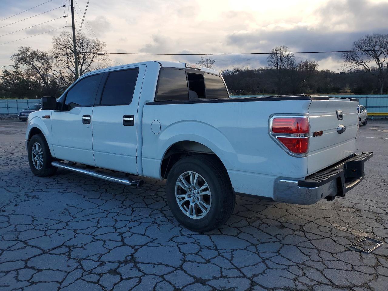 2014 Ford F150 Supercrew - Фото 2