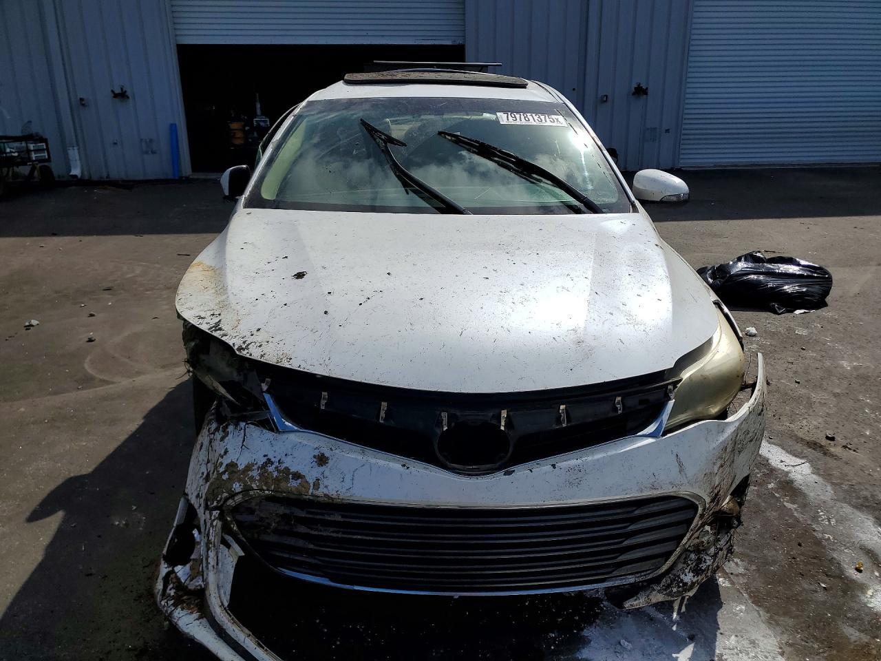 2014 Toyota Avalon Limited - Image 5