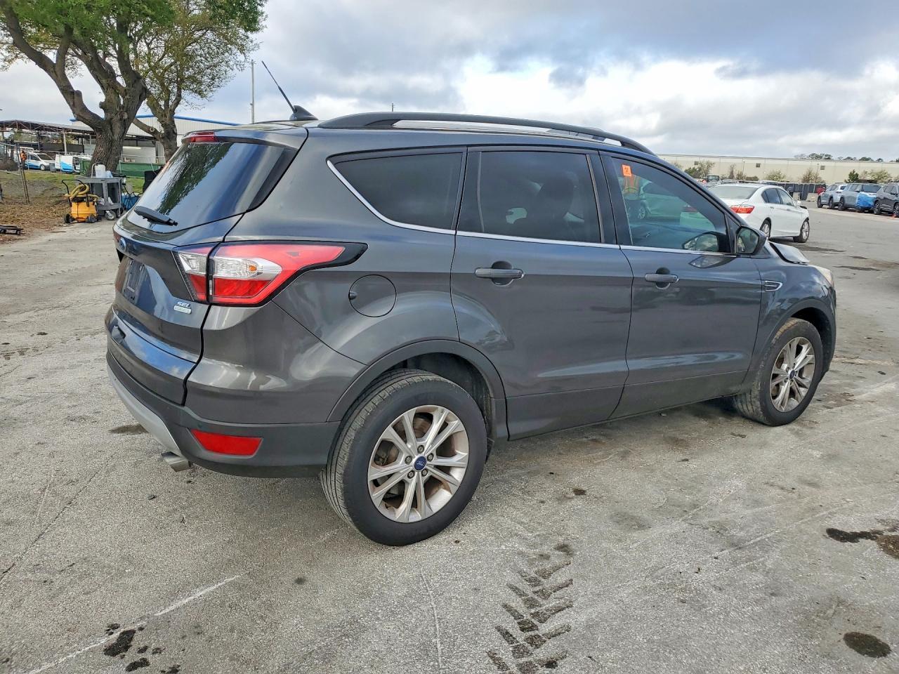 2018 Ford Escape Sel - Image 3