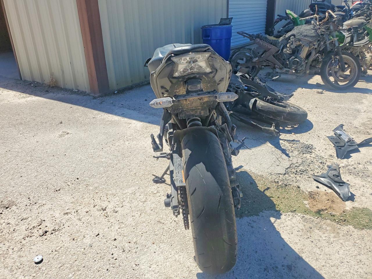 2024 Kawasaki Ex650 R - Фото 4