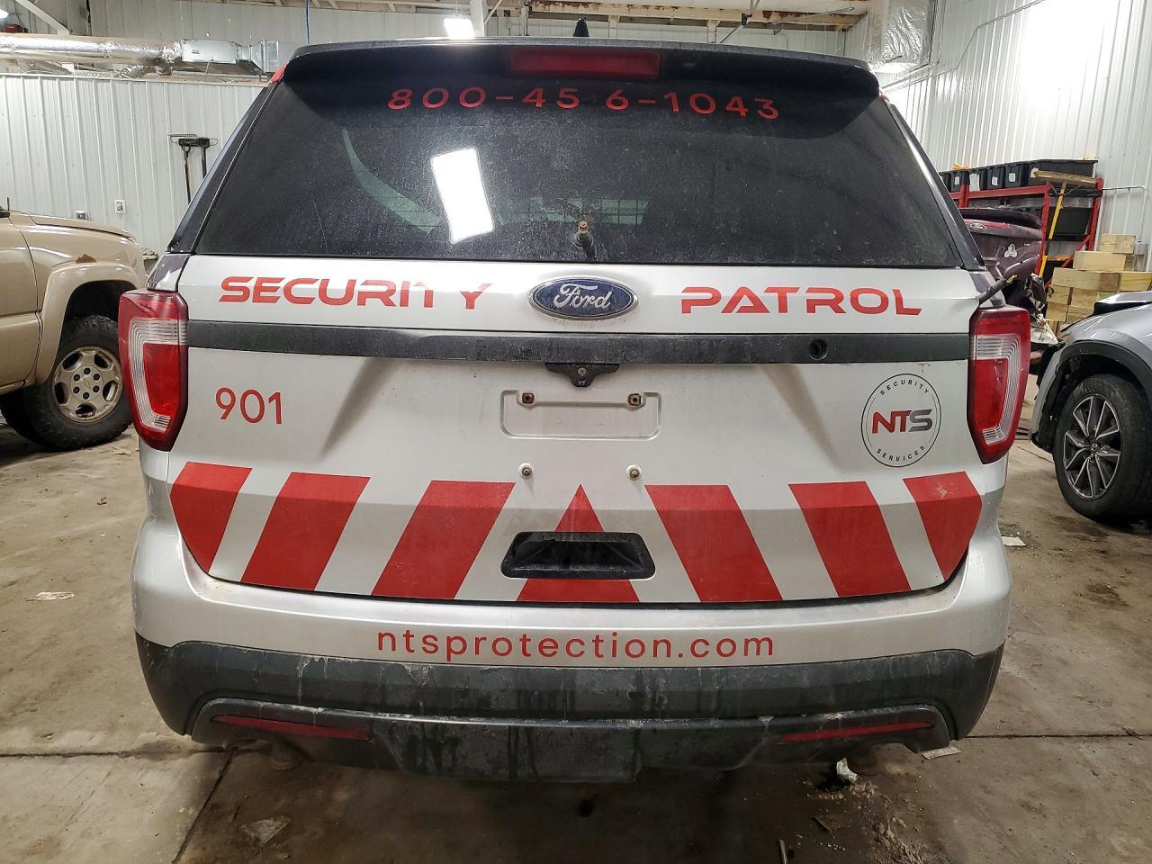 2016 Ford Explorer P - Фото 6