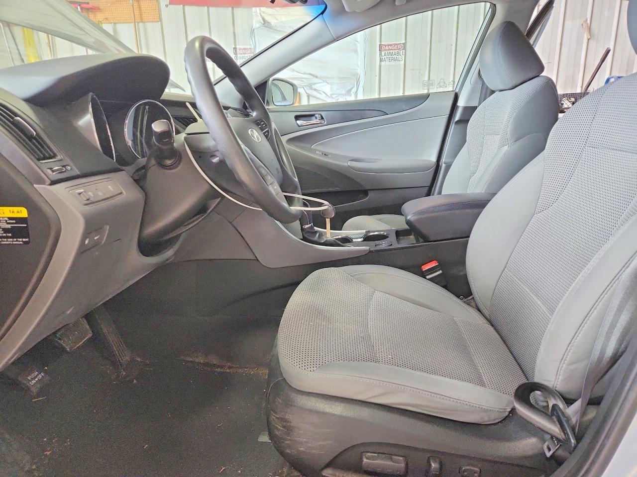 2014 Hyundai Sonata Gls - Image 7