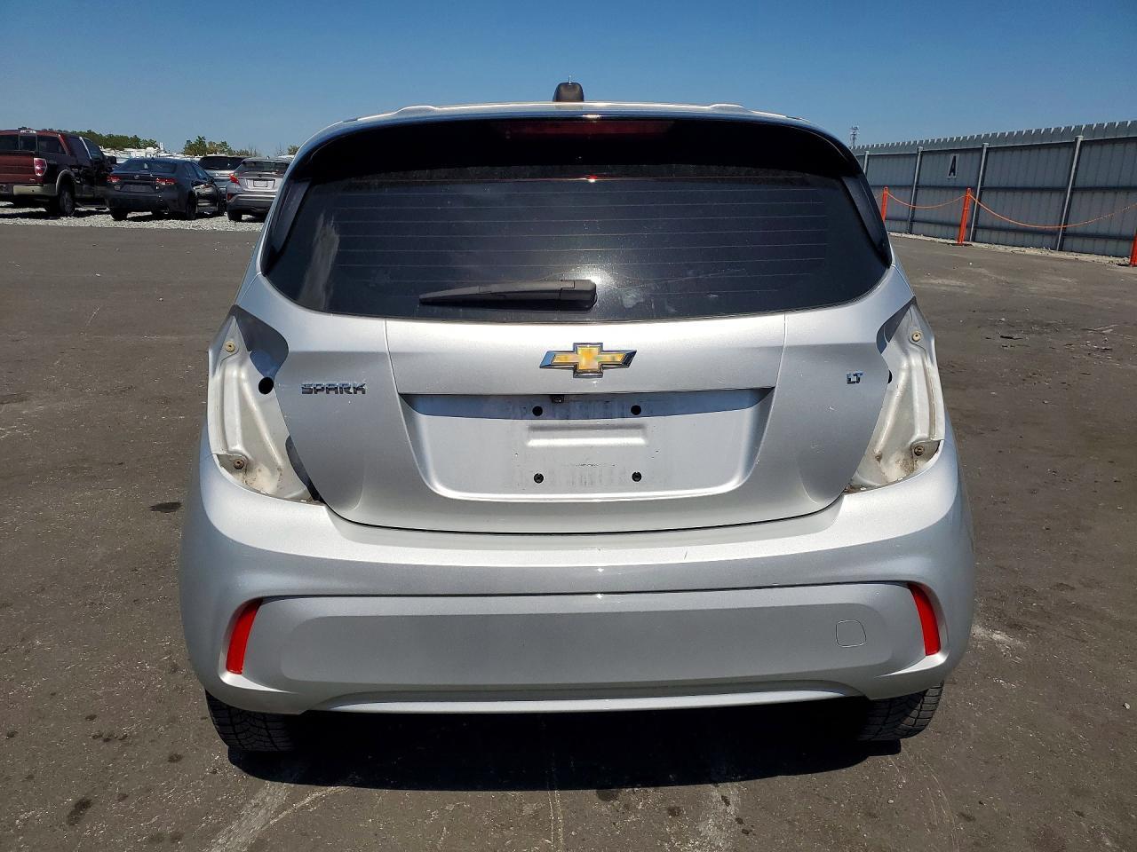 2021 Chevrolet Spark 1Lt - Фото 6