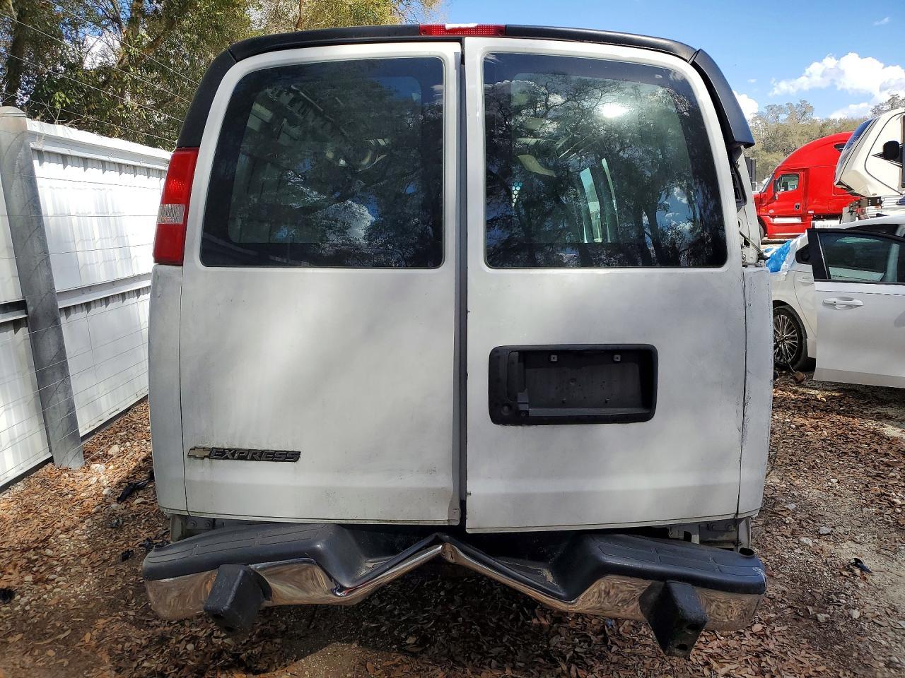 2022 Chevrolet Express G2500 - Фото 6