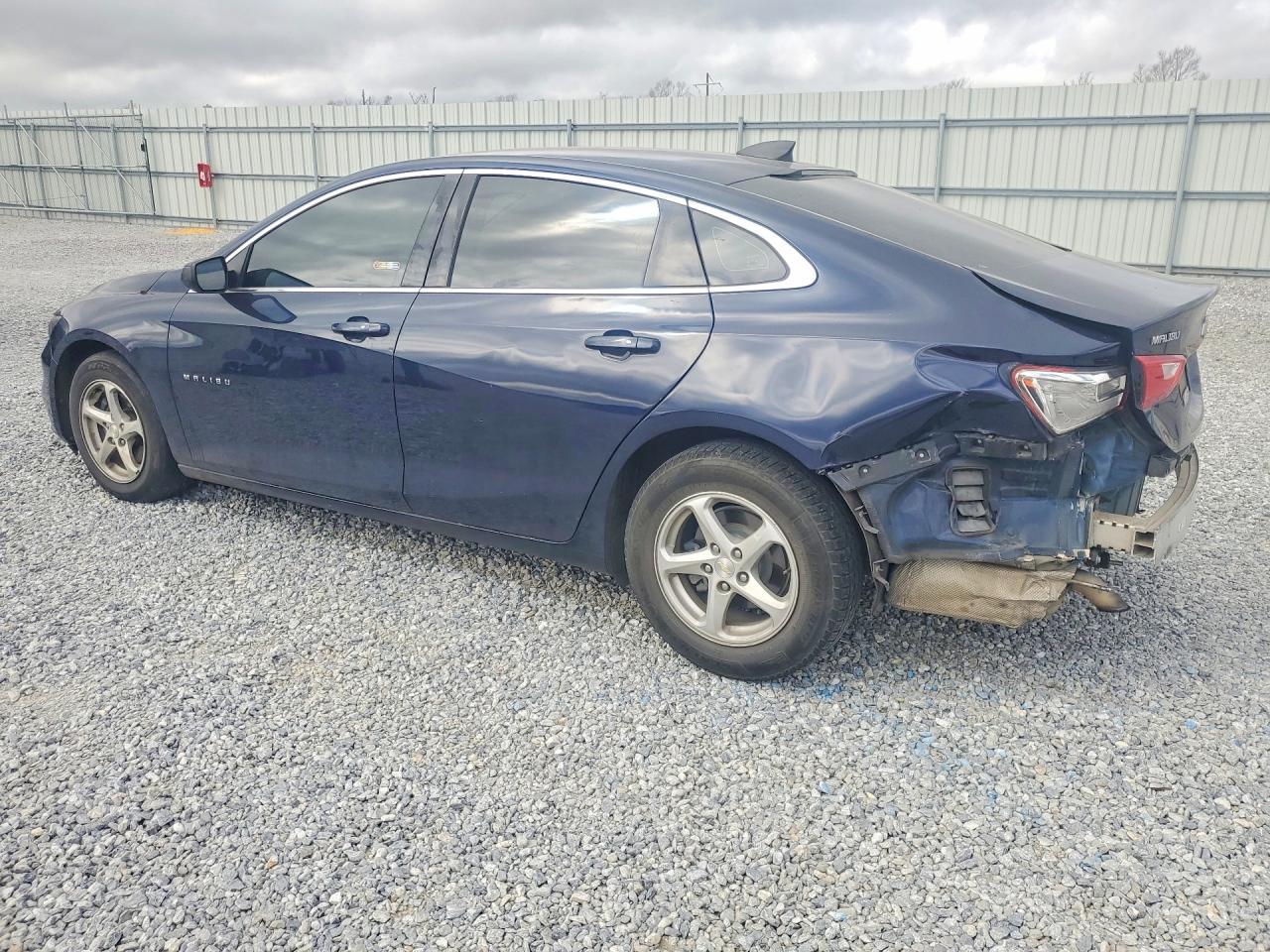 2018 Chevrolet Malibu Ls - Фото 2