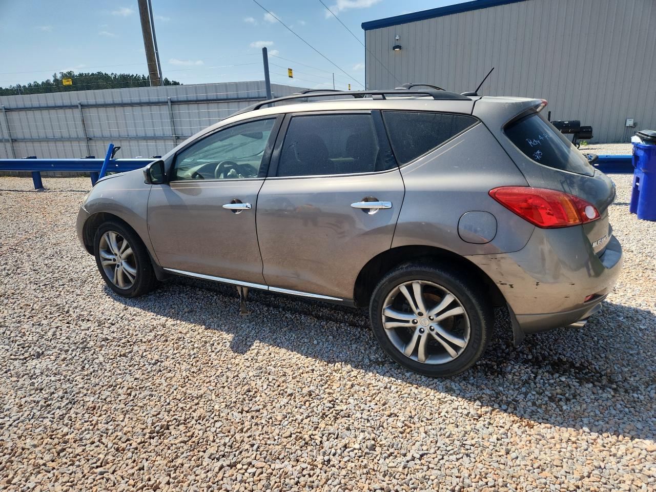 2009 Nissan Murano S - Image 2