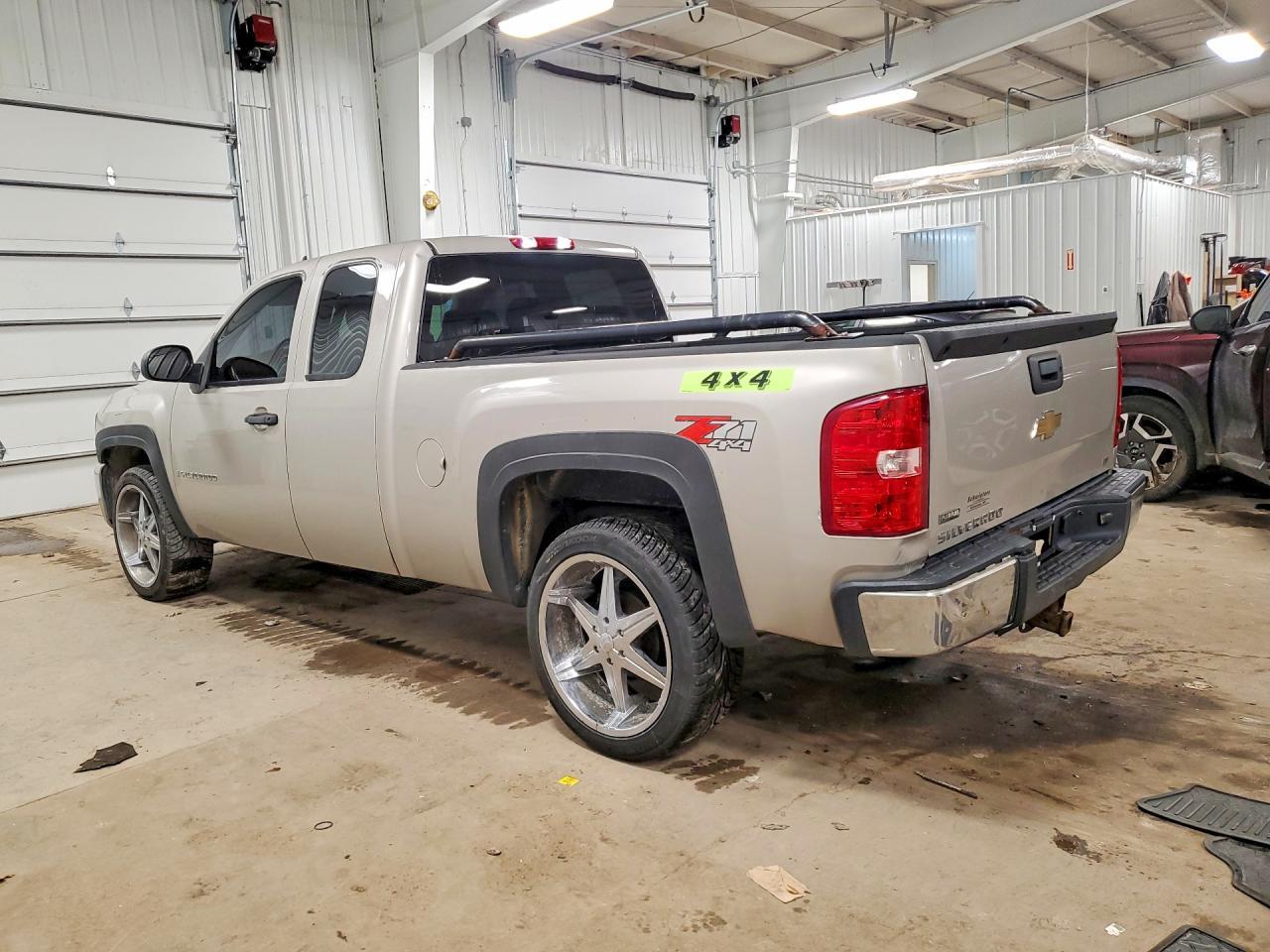 2007 Chevrolet Silverado K1500 - Фото 2