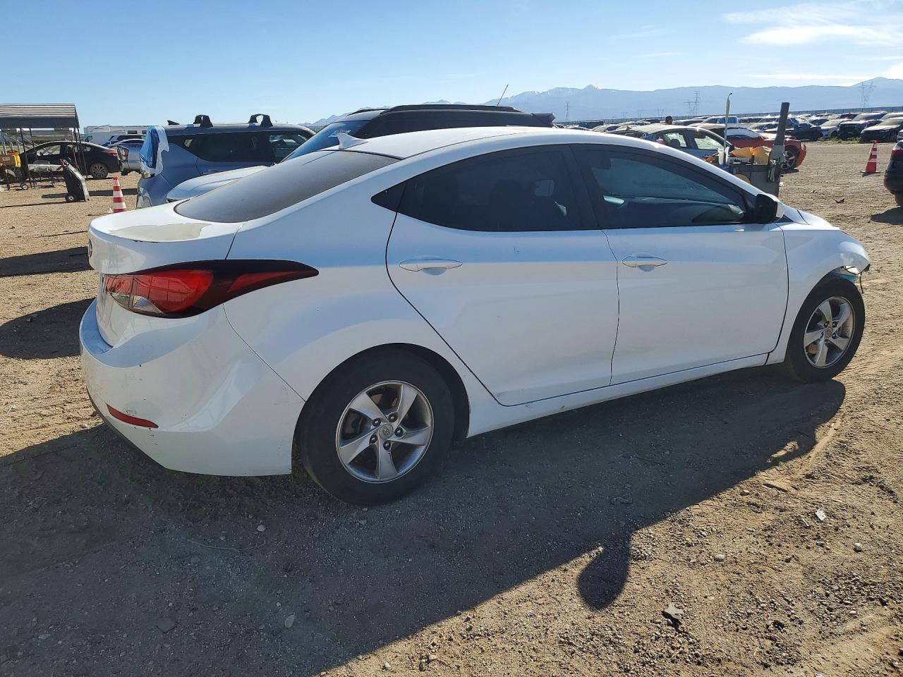 2015 Hyundai Elantra Se - Фото 3